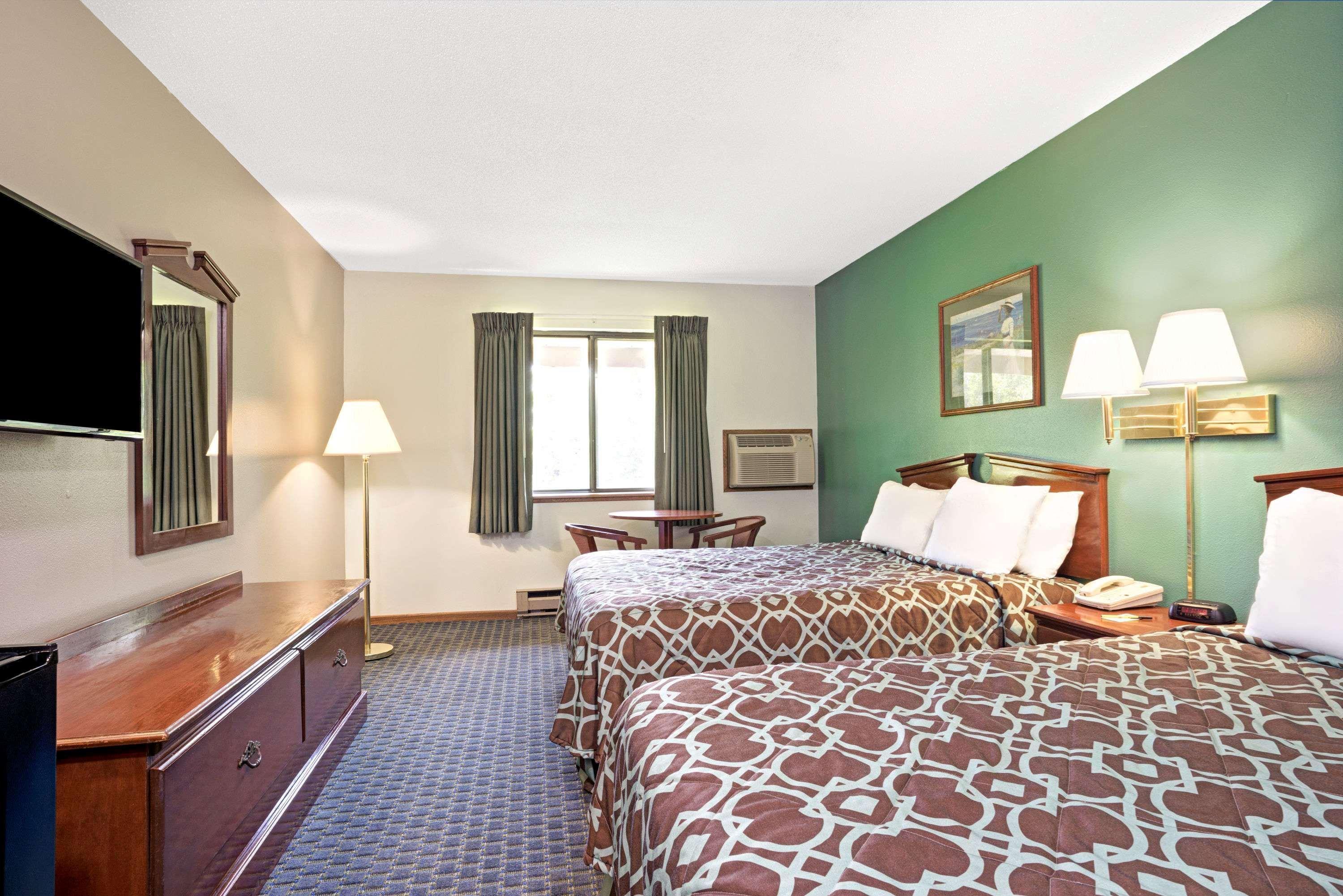 Super 8 By Wyndham Hudson Hotel Buitenkant foto