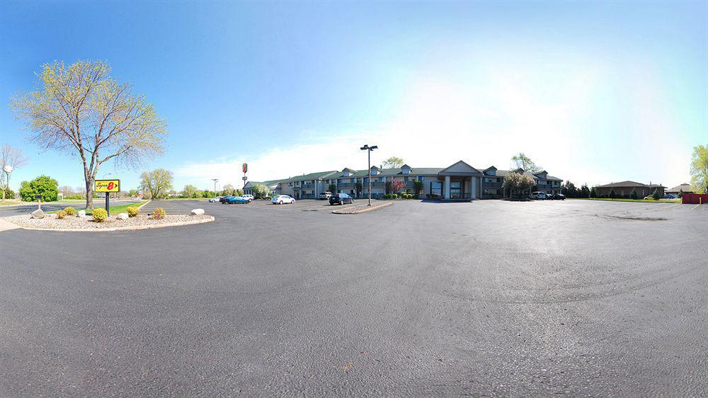 Super 8 By Wyndham Hudson Hotel Buitenkant foto